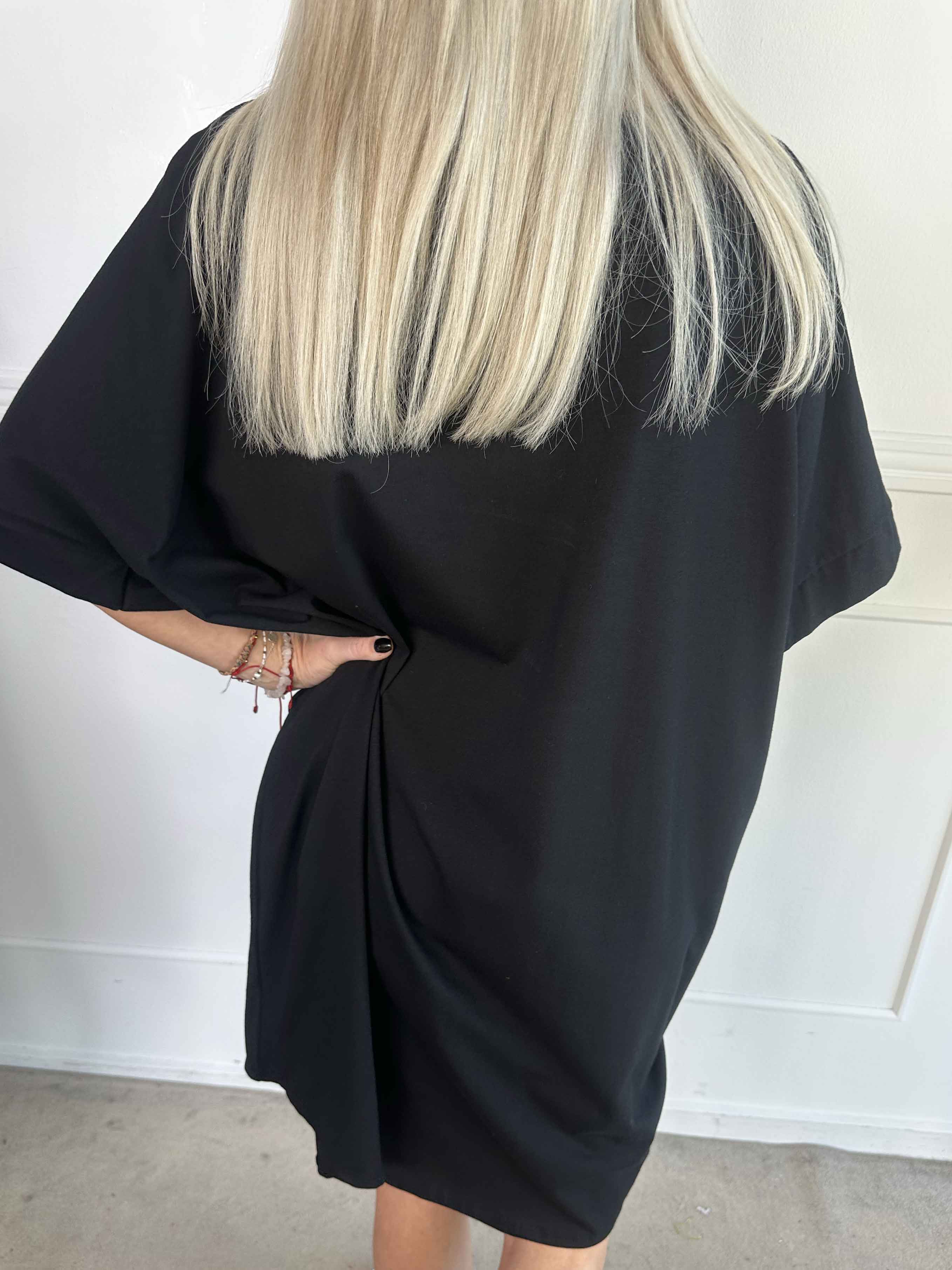 Mintu Dress - T-shirtkjole i bomuld med similisten